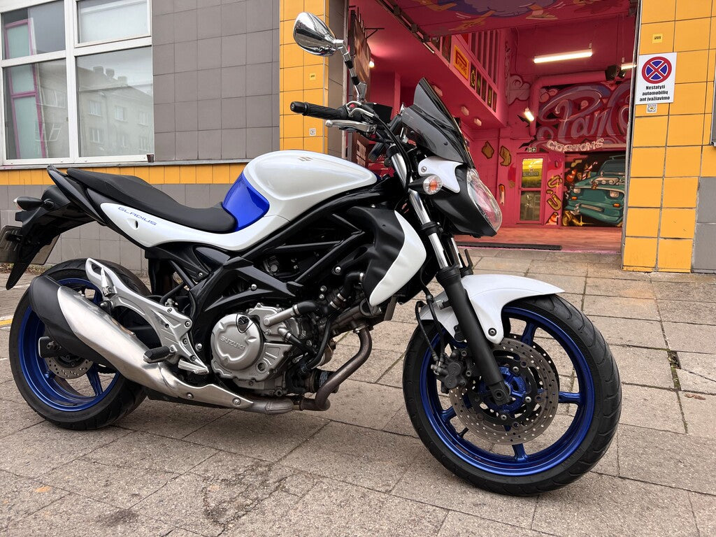 Suzuki Gladius 650cc